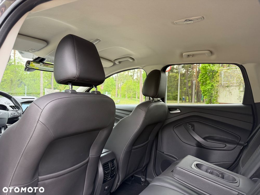 Ford Kuga 2.0 TDCi 2x4 Titanium - 31