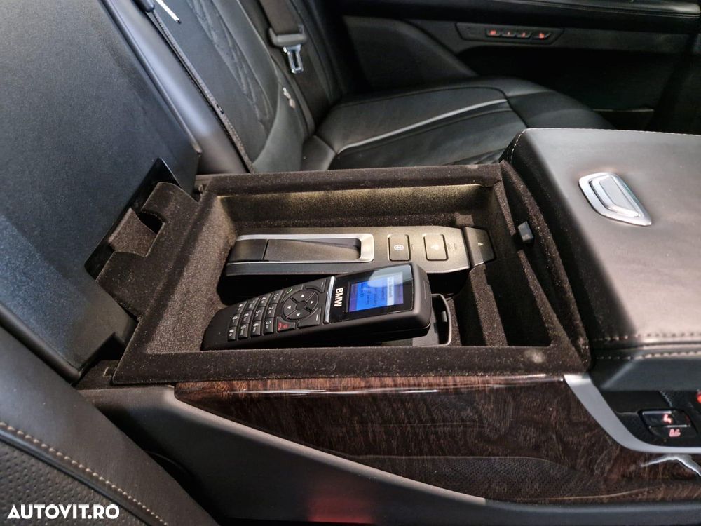 BMW Seria 7 730d xDrive - 28