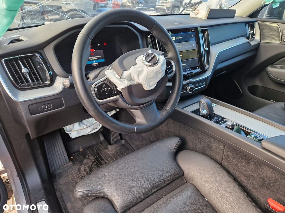 Volvo XC 60 B4 B R-Design - 13