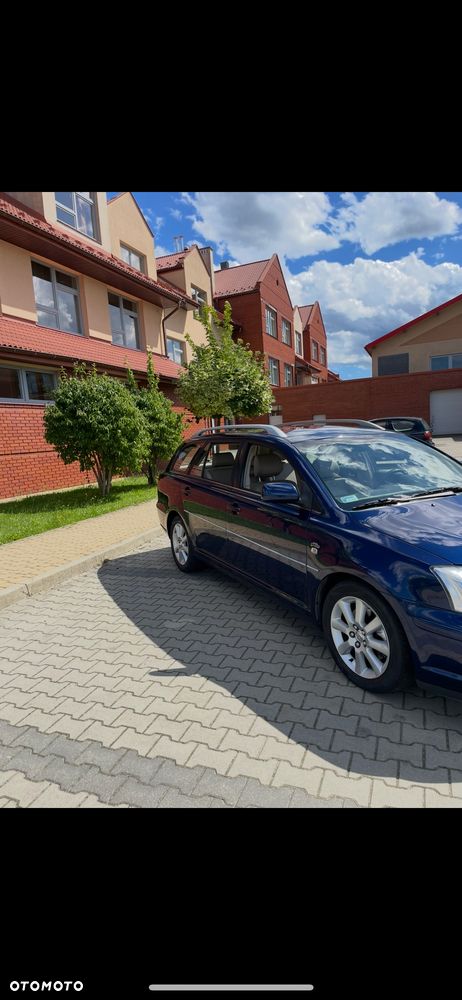 Toyota Avensis 2.0 D-4D Prestige - 2