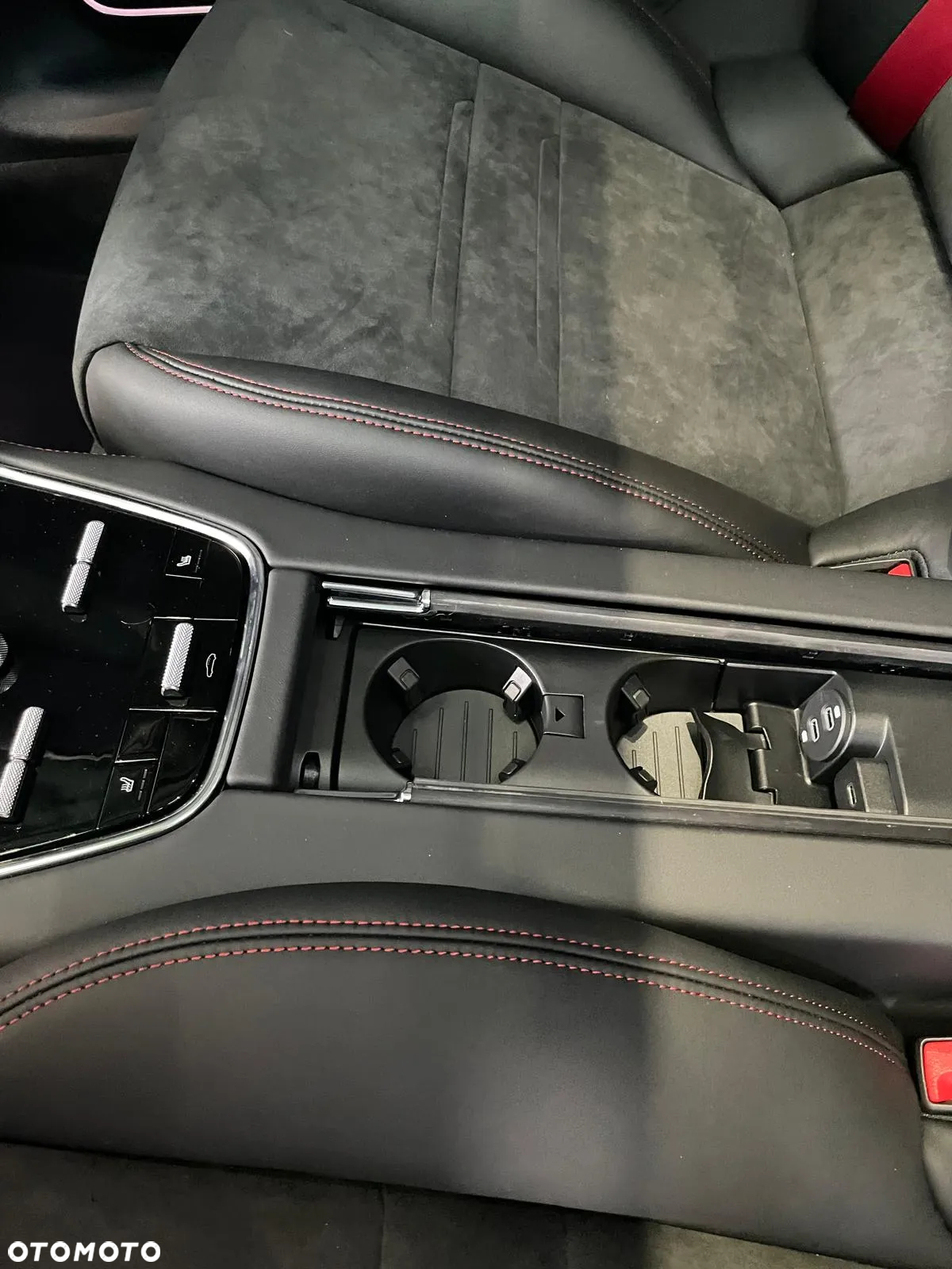 Porsche Panamera GTS - 23