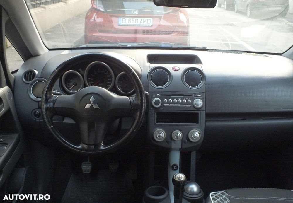 Mitsubishi Colt - 3