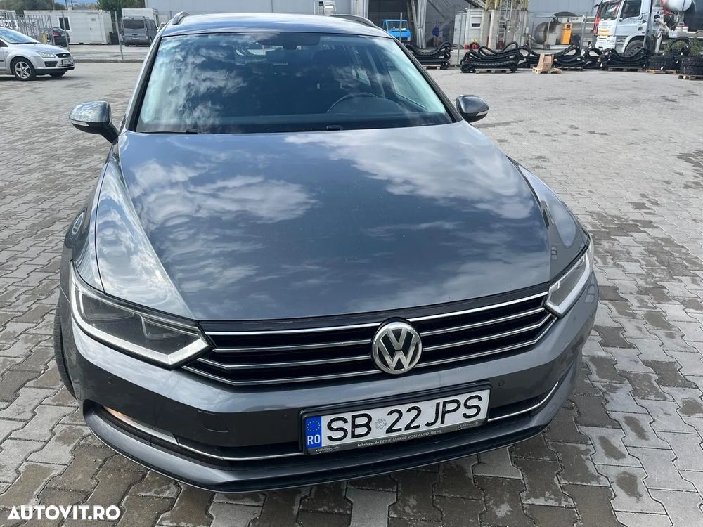 Volkswagen Passat - 1