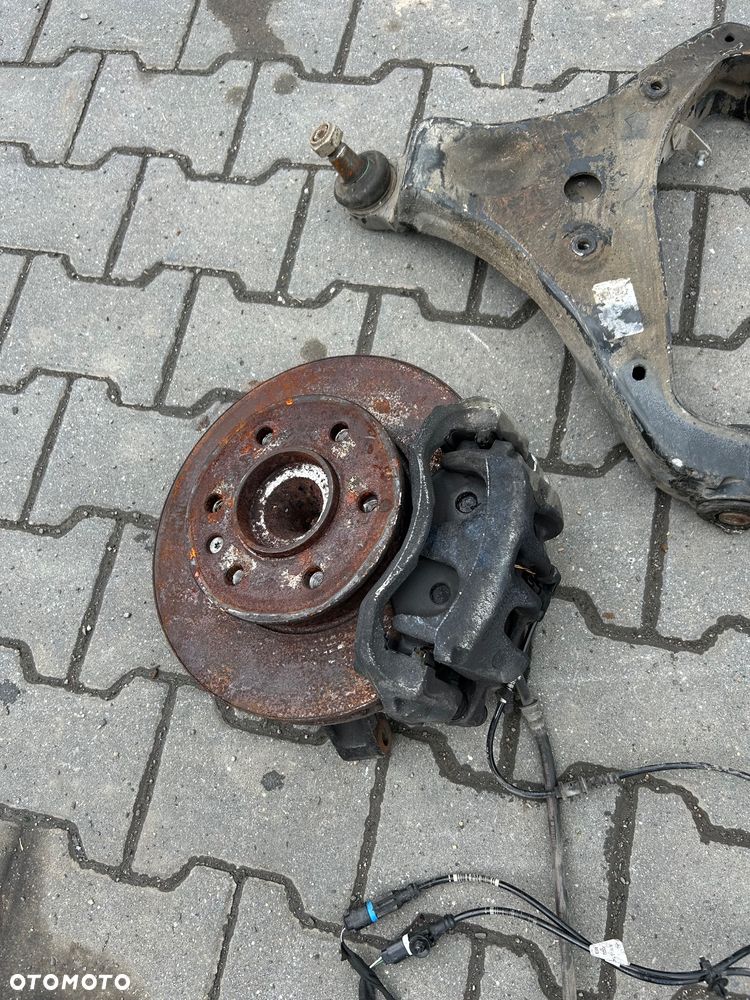 Mercedes Sprinter W907 W910 zwrotnica lewa prawa wahacz 2.0 - 5