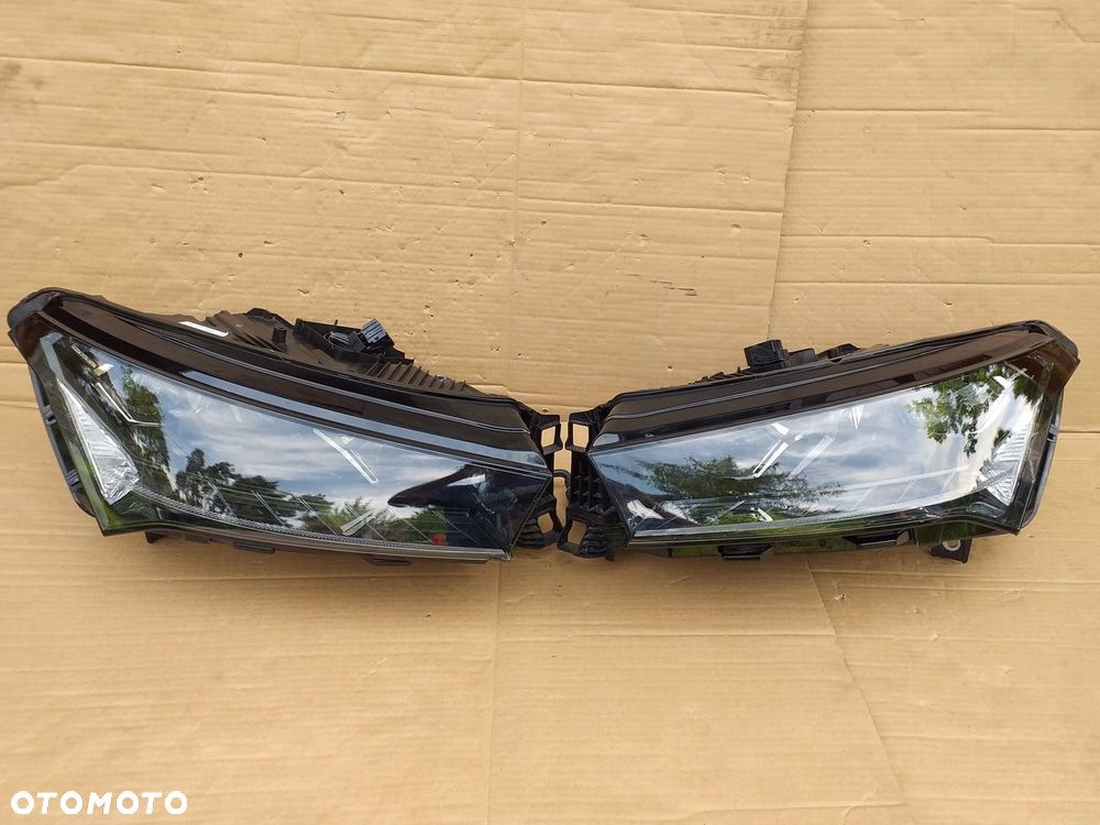 SKODA ENYAQ PRAWA  LEWA FULL LED UŻYWANA  5LB941016A - 1