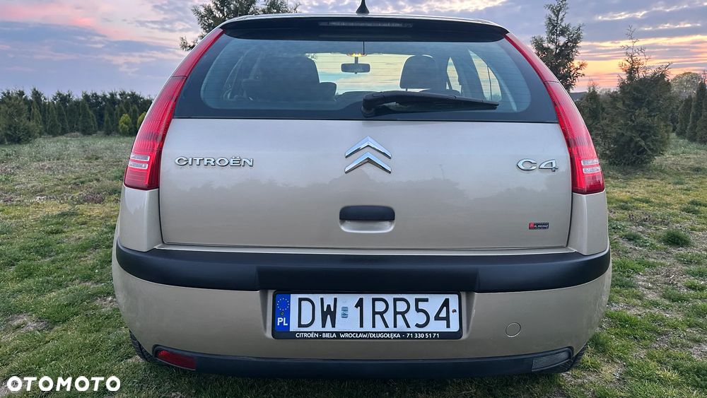 Citroën C4 1.4 16V Style - 30