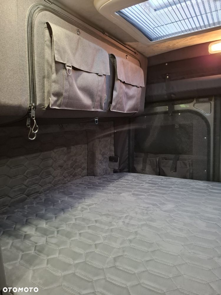Mercedes-Benz SPRINTER - 16