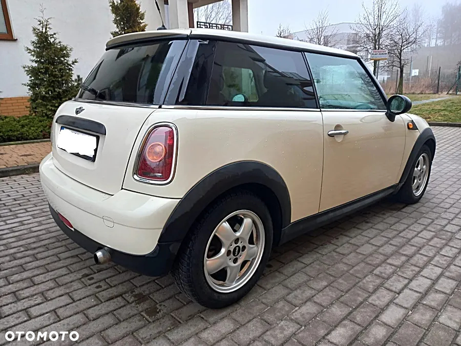 MINI Cooper Standard - 4