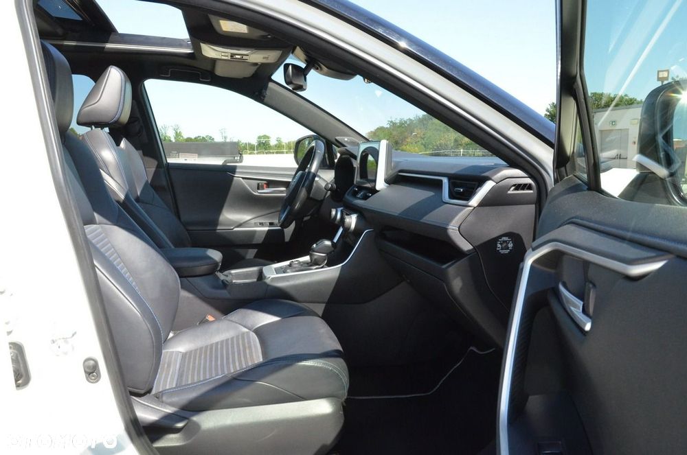 Toyota RAV4 Hybrid Selection 4x4 - 31