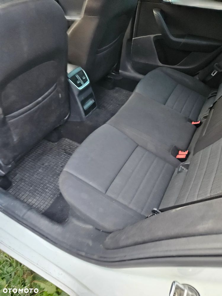 Skoda Octavia 1.6 TDI Elegance DSG - 8