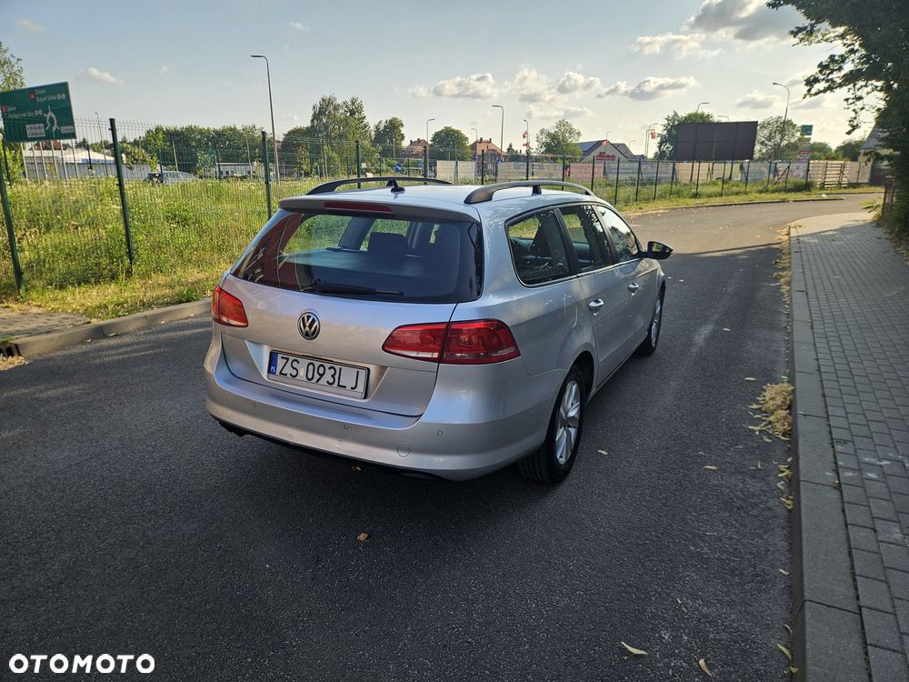 Volkswagen Passat - 4