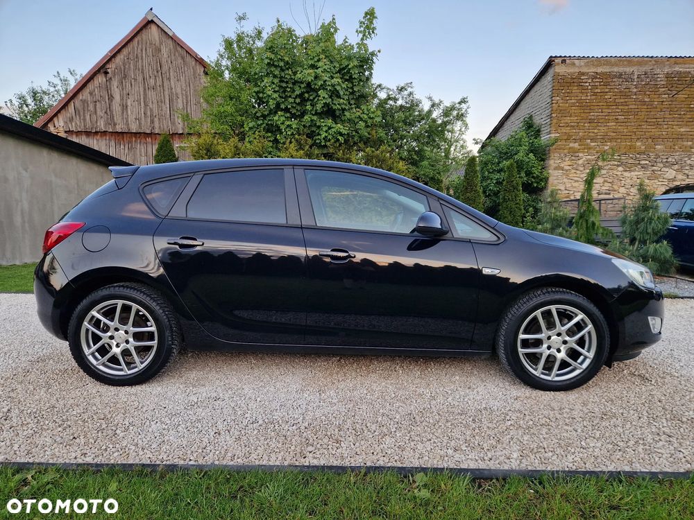 Opel Astra 1.6 NAVI - 9