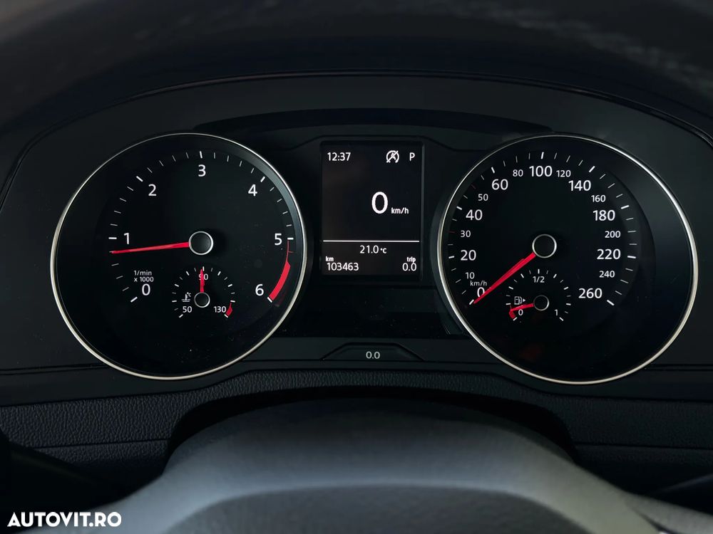 Volkswagen Passat - 13