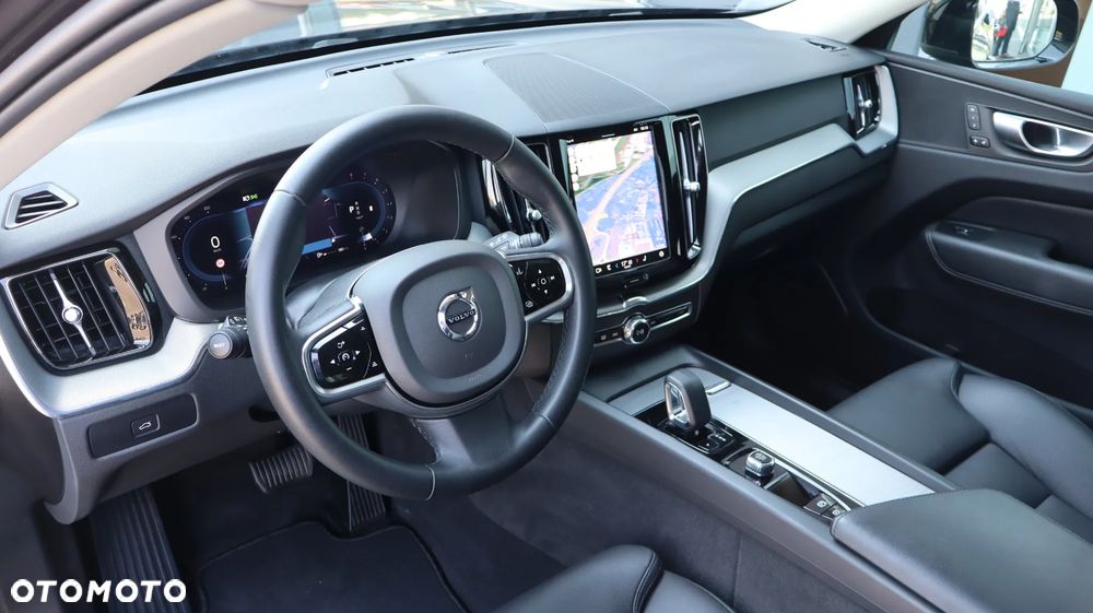 Volvo XC 60 B5 B AWD Plus Dark - 14