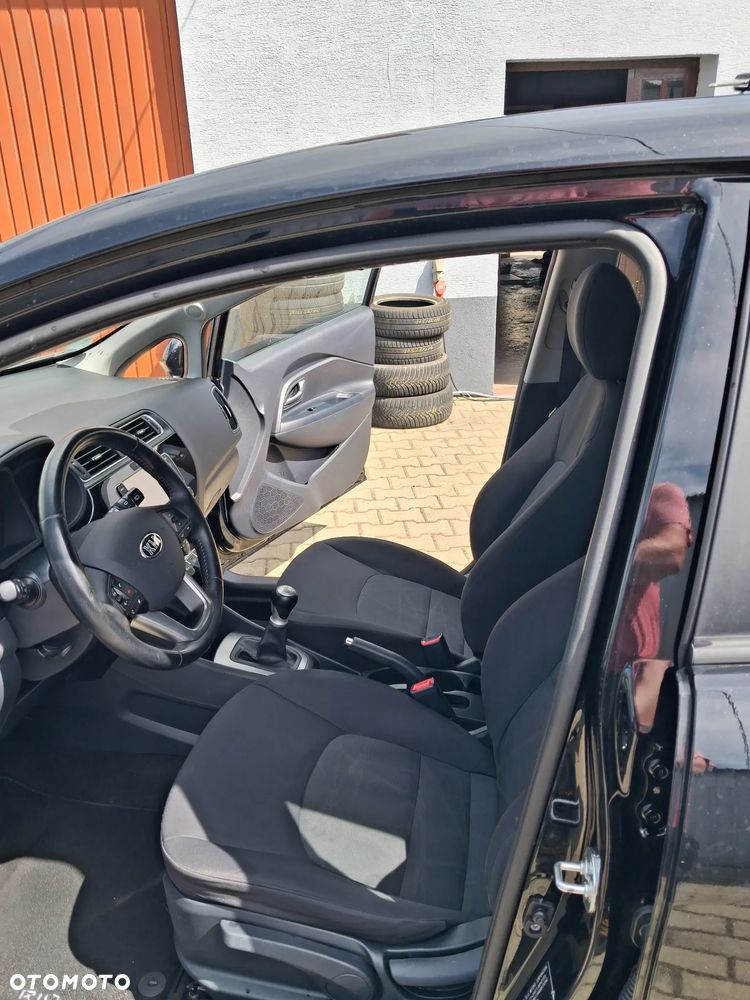 Kia Rio - 18