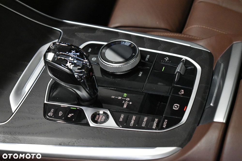 BMW X7 - 24