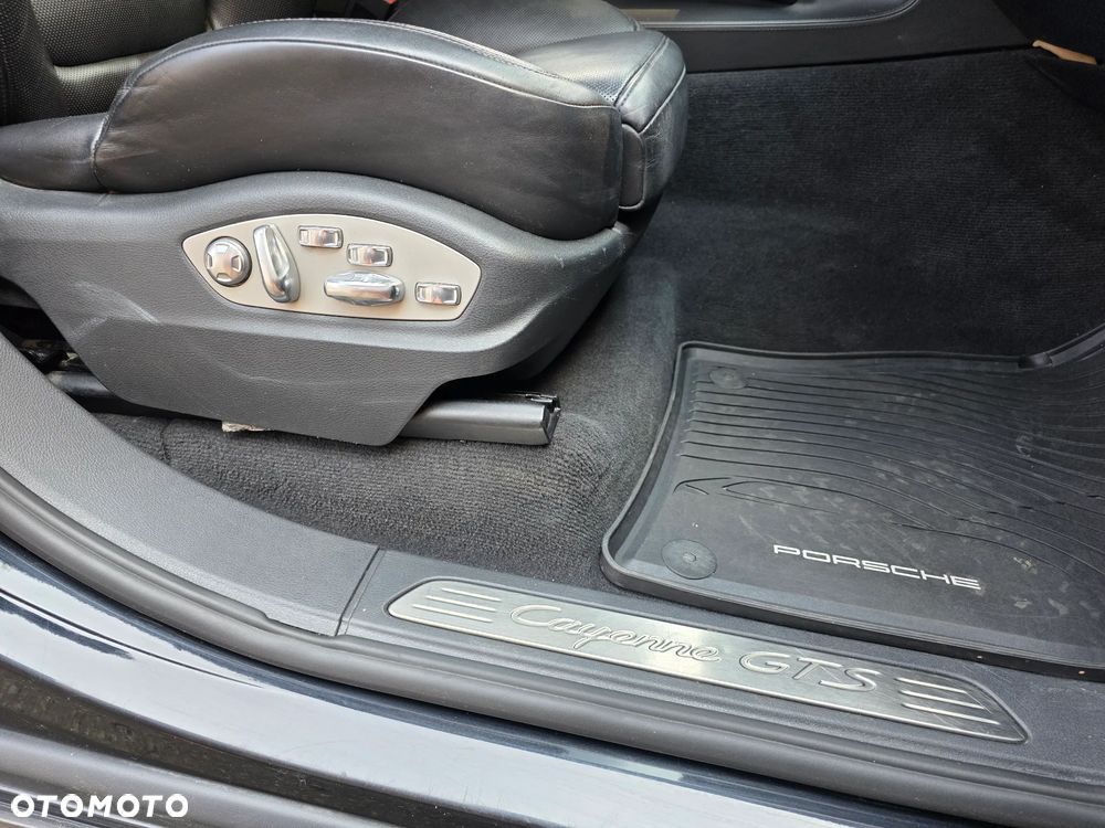 Porsche Cayenne - 18