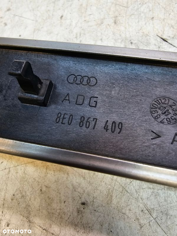 LISTWA DEKORY DRZWI LEWY P AUDI A4 B7 B6 8E0867409 ALUMINIUM - 7