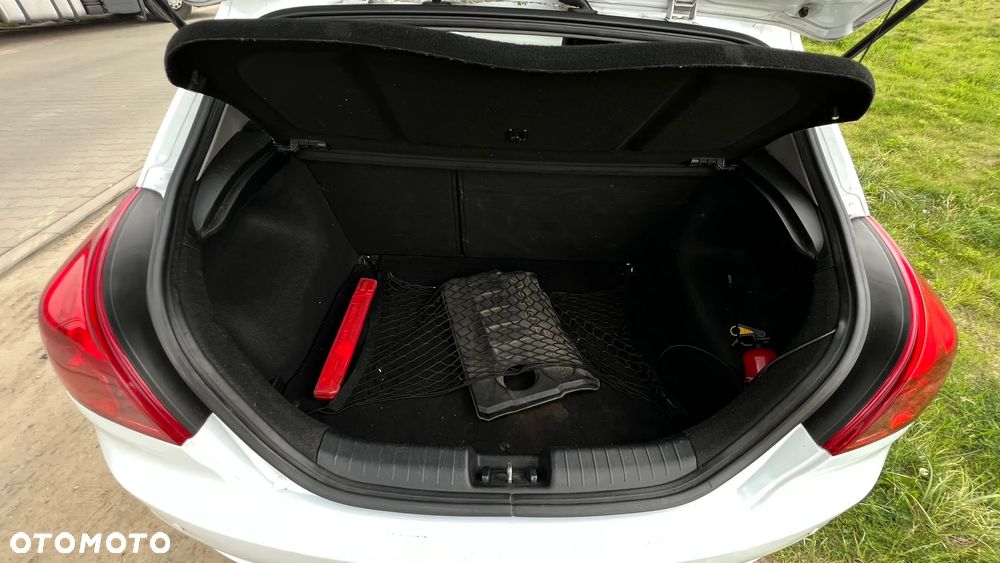 Kia Ceed - 16