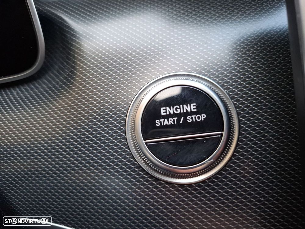 Mercedes-Benz C 300 e AMG Line - 20