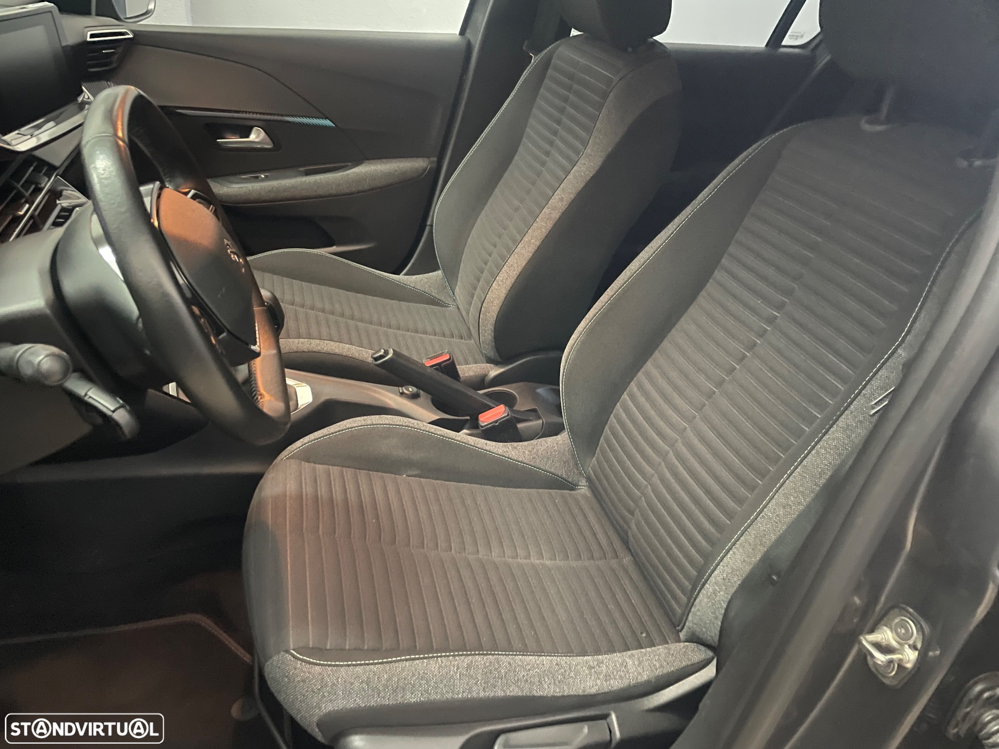 Peugeot 208 1.2 PureTech SE Style - 11