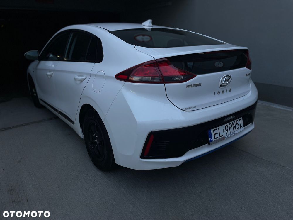 Hyundai IONIQ 1.6 GDI Style - 23