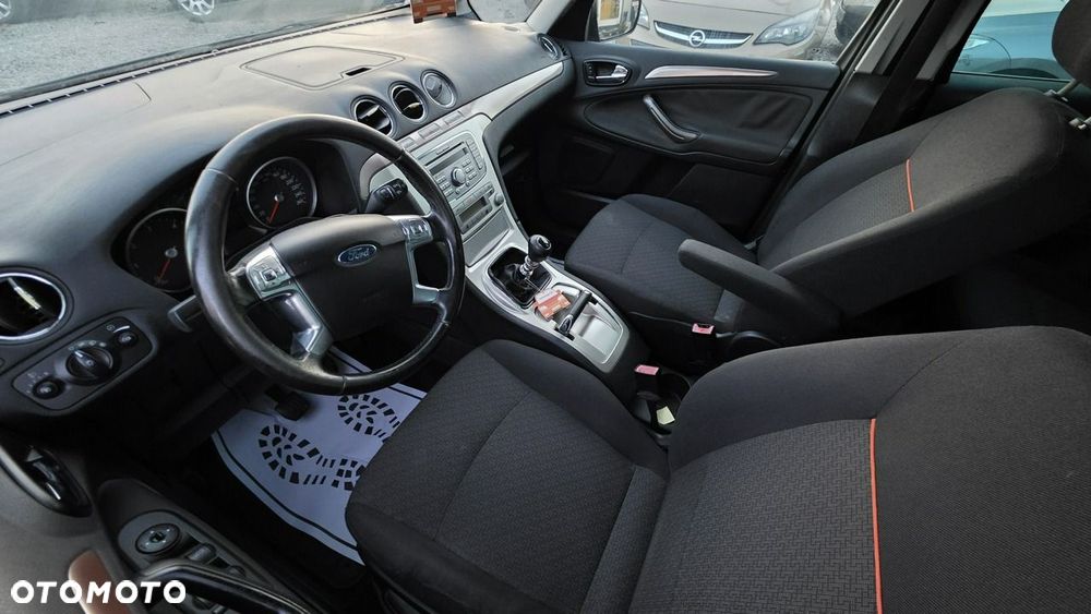 Ford Galaxy - 18