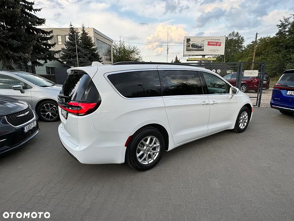 Chrysler Pacifica - 24