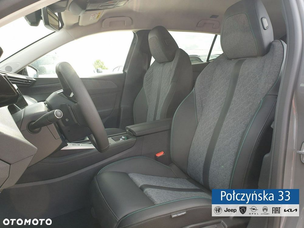 Peugeot 408 - 18