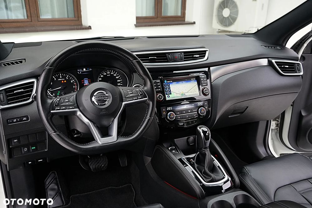 Nissan Qashqai 1.2 DIG-T Xtronic TEKNA+ - 28
