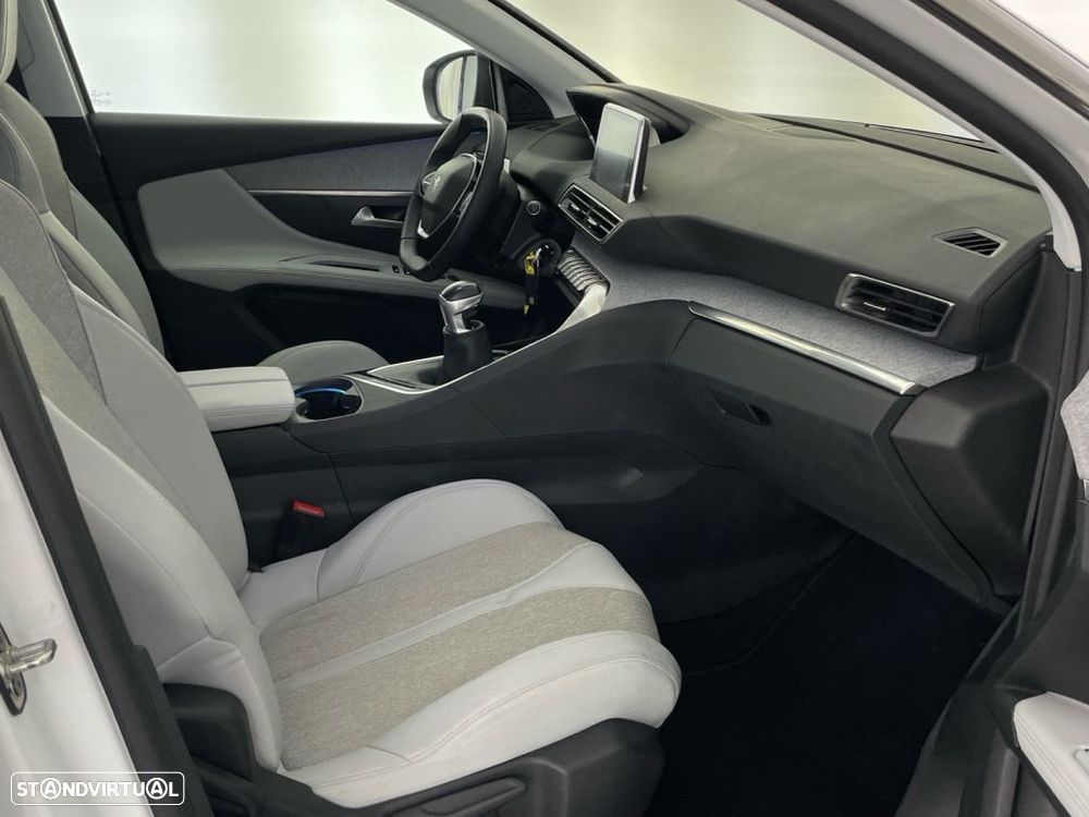 Peugeot 5008 1.2 PureTech Allure - 21