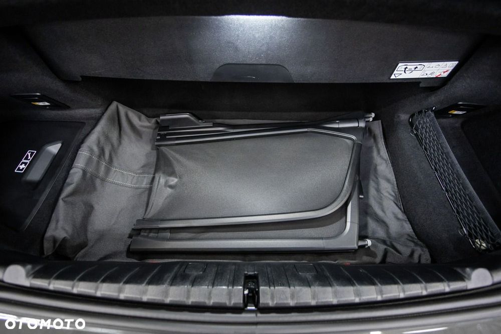 BMW Seria 8 840i - 29