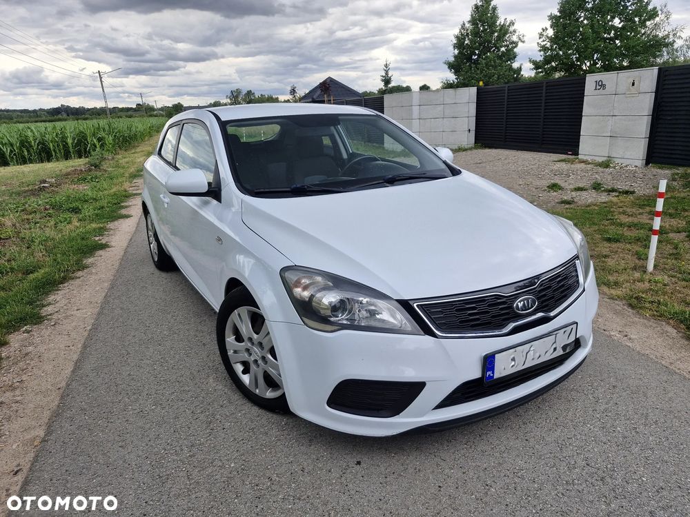 Kia Ceed 1.6 CRDi 90 ISG Spirit - 2