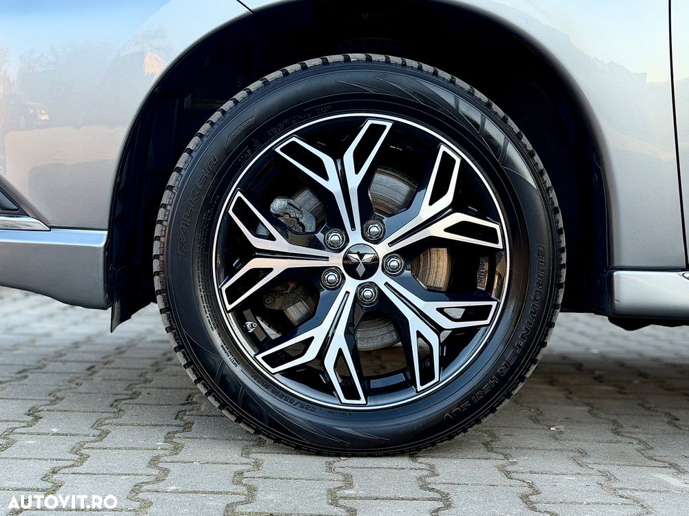 Mitsubishi Outlander - 39