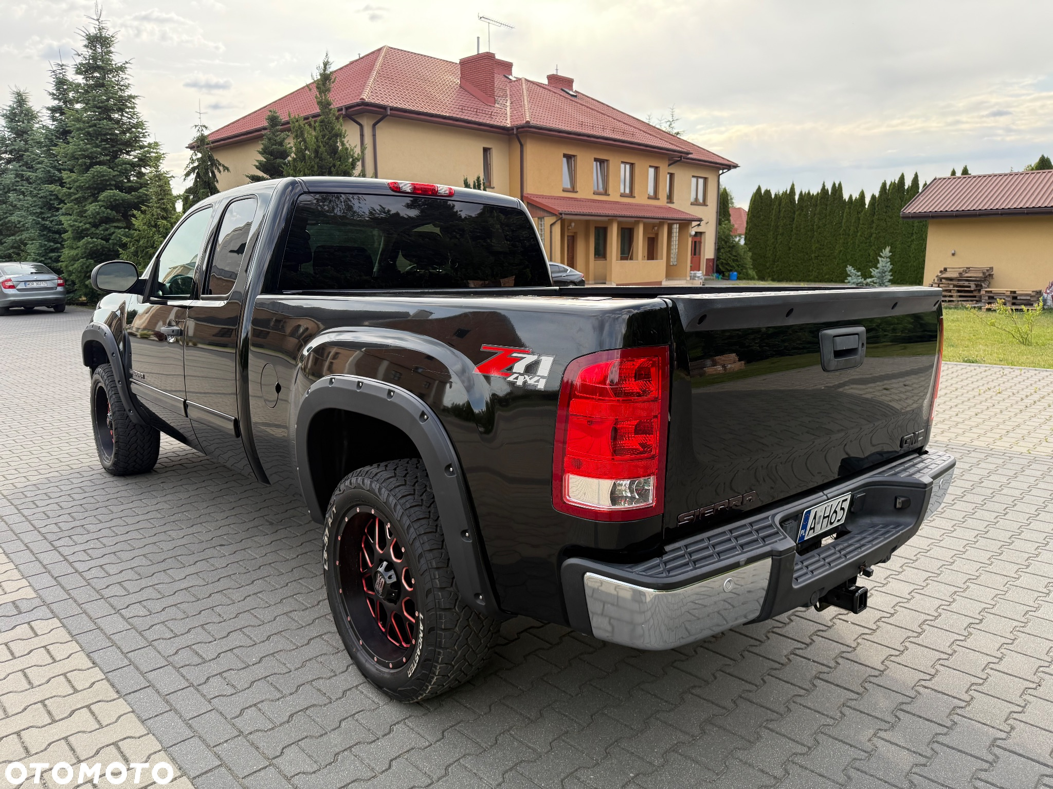 GMC Sierra - 4
