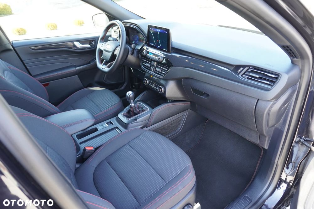 Ford Kuga 1.5 EcoBoost ST-LINE - 9