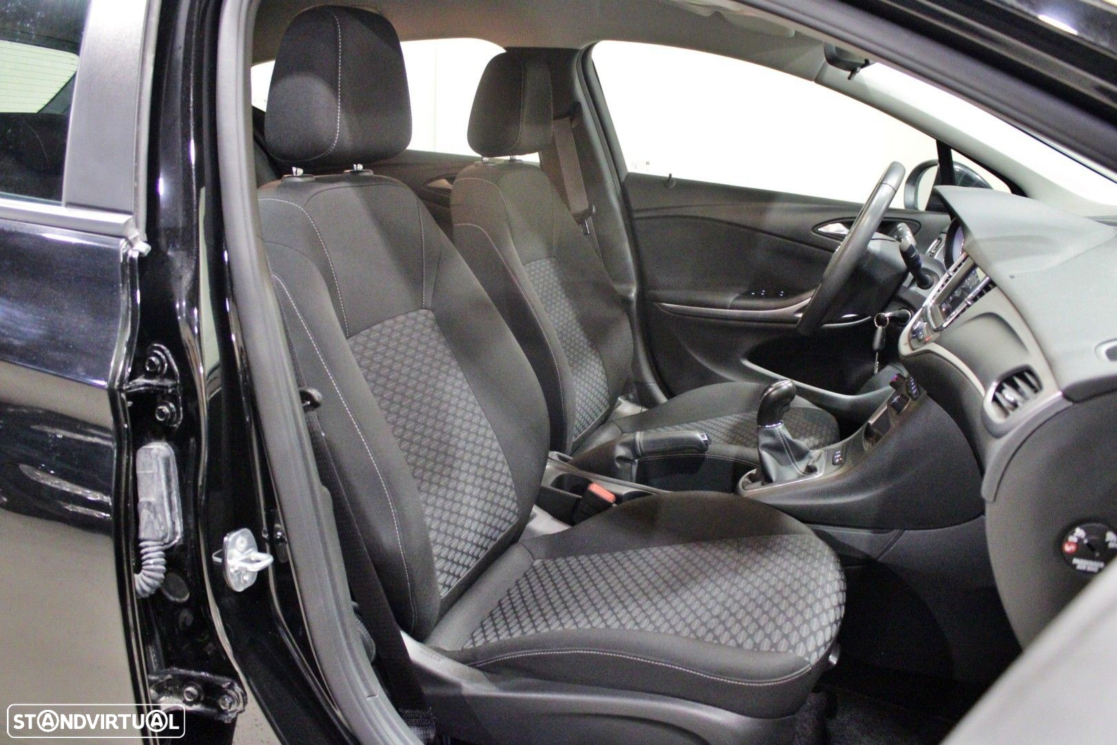 Opel Astra 1.5 D S&S Business Edition - 17