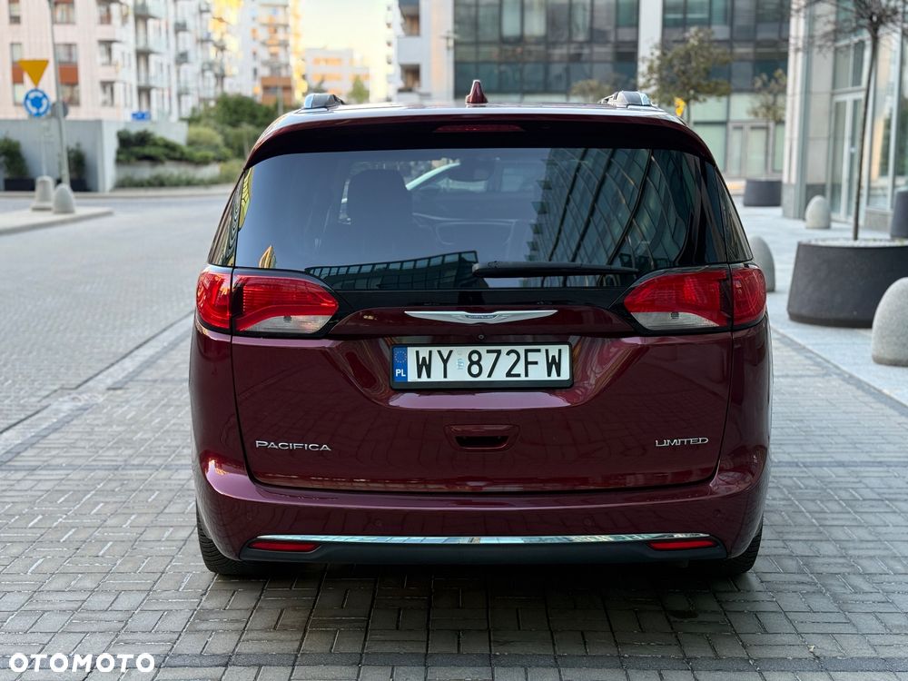 Chrysler Pacifica - 4