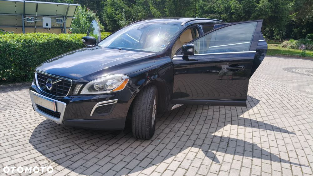 Volvo XC 60 D5 AWD Momentum - 9