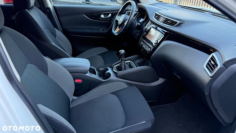 Nissan Qashqai 1.3 DIG-T N-Connecta - 16