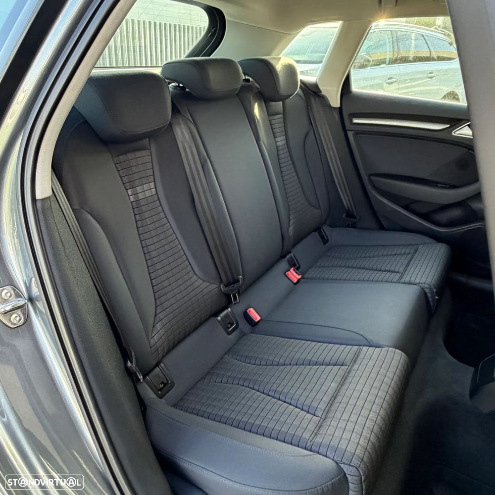 Audi A3 Sportback 1.6 TDI (clean diesel) S tronic Attraction - 18