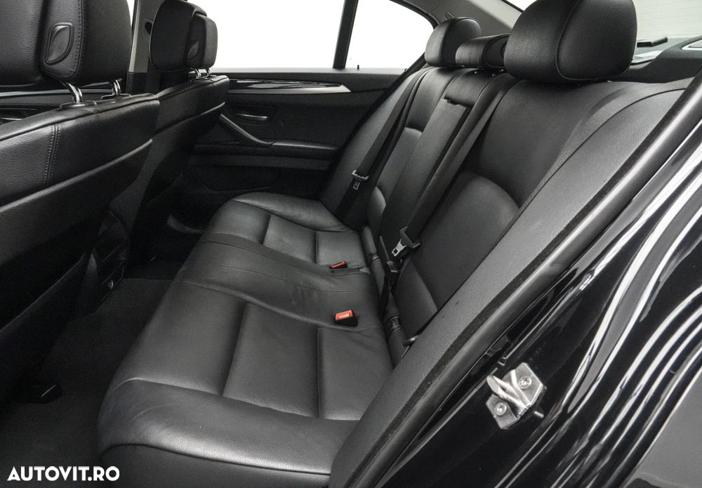 BMW Seria 5 520d Aut. Luxury Line - 15