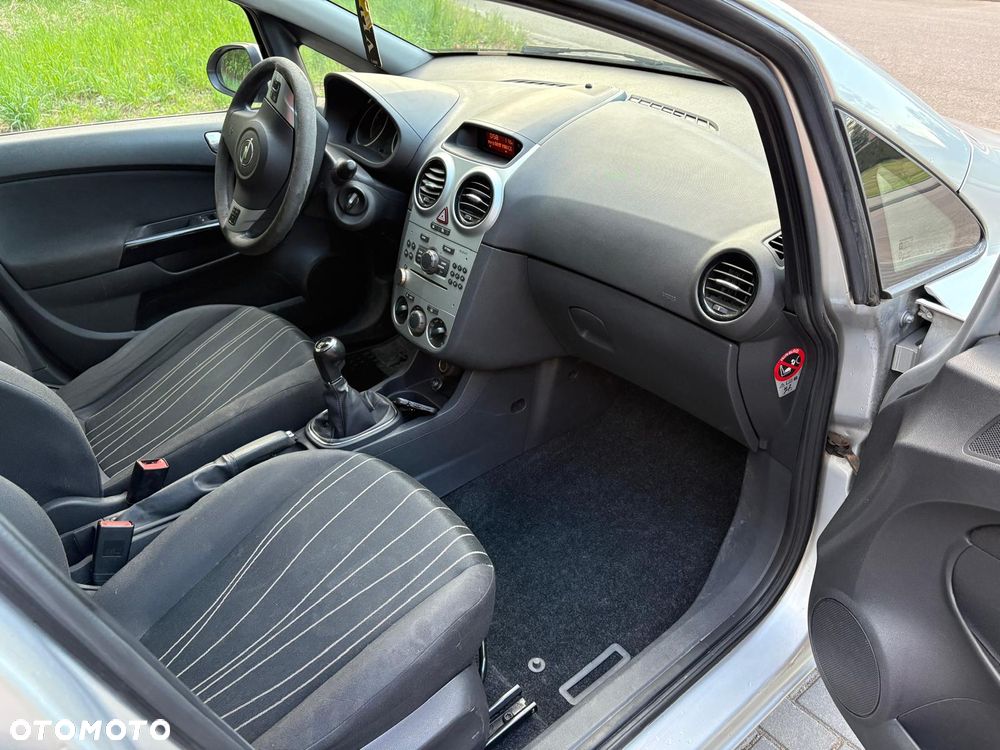 Opel Corsa 1.2 16V Cosmo - 10