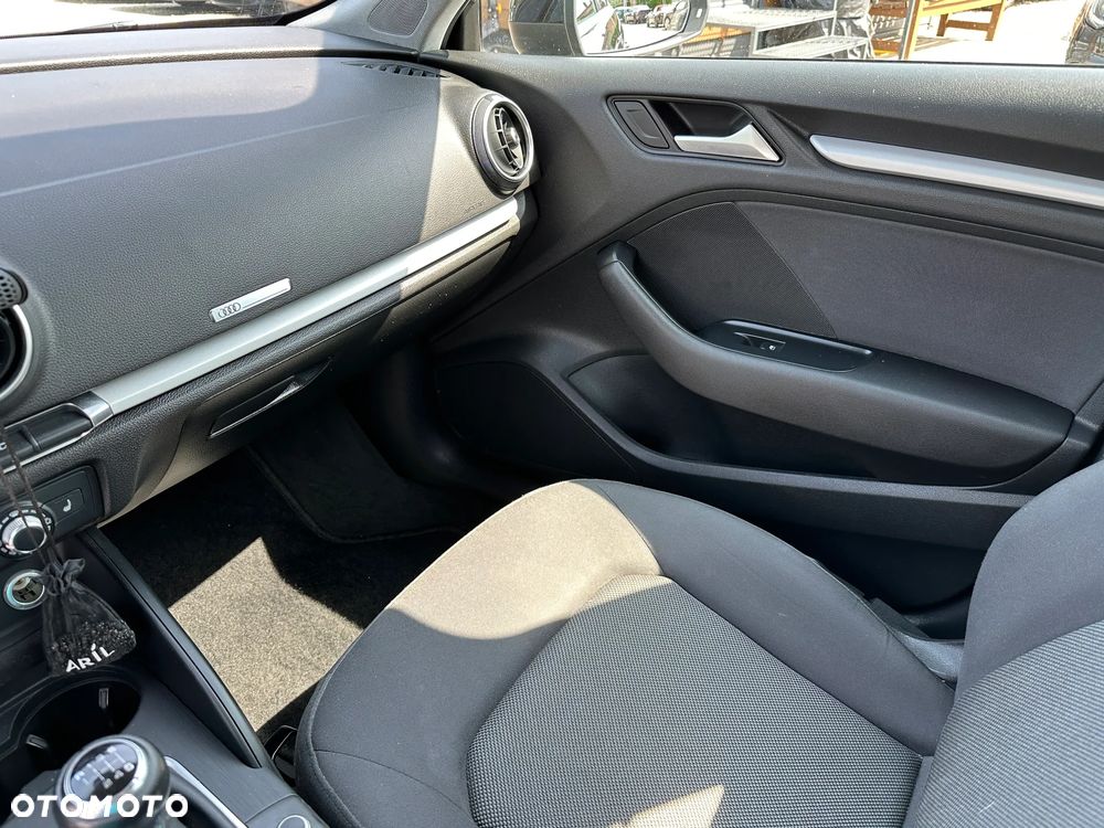 Audi A3 Sportback - 16