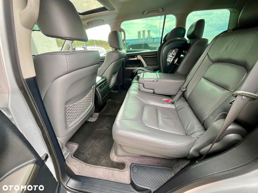 Toyota Land Cruiser - 8