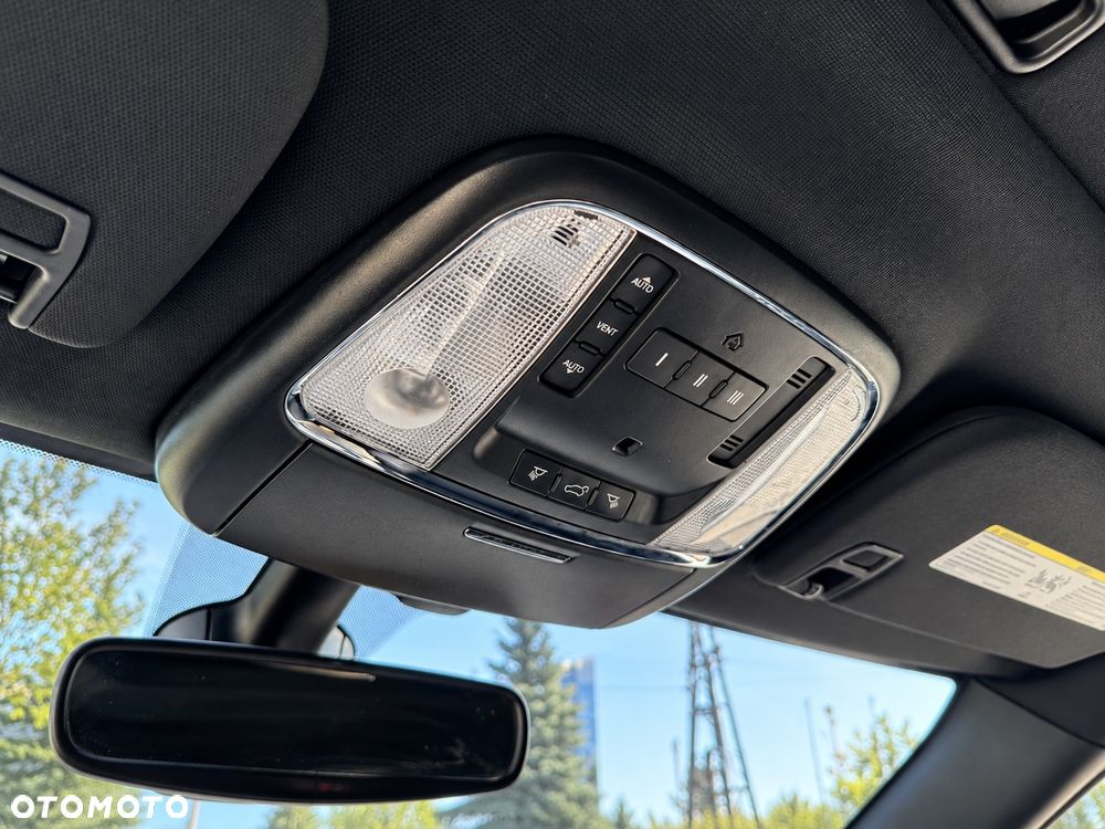 Jeep Grand Cherokee - 17