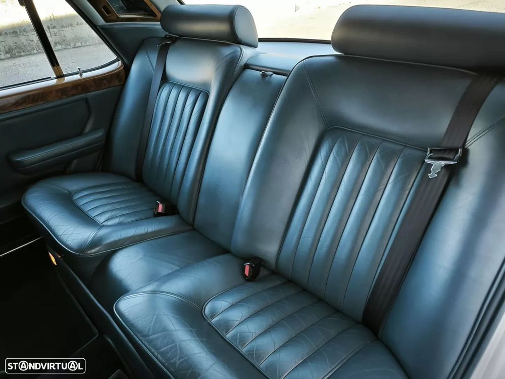 Rolls Royce Silver Spur - 25