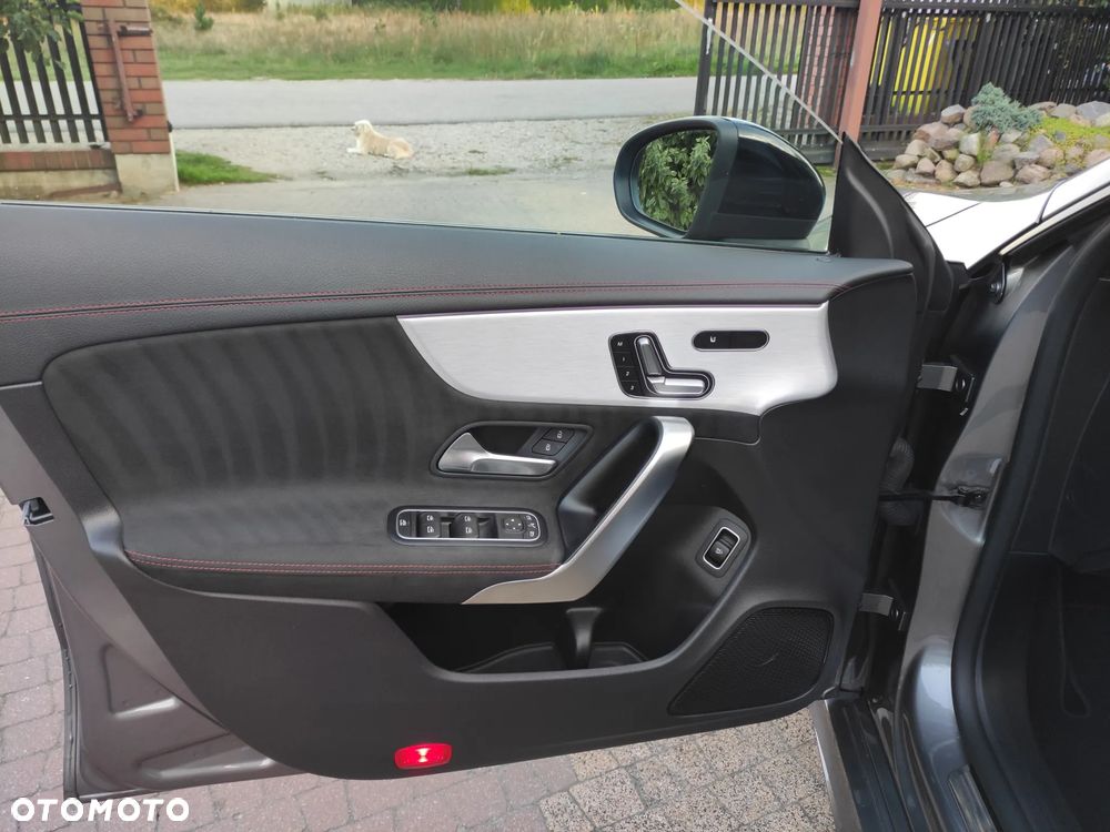 Mercedes-Benz CLA 200 d 8G-DCT AMG Line - 23
