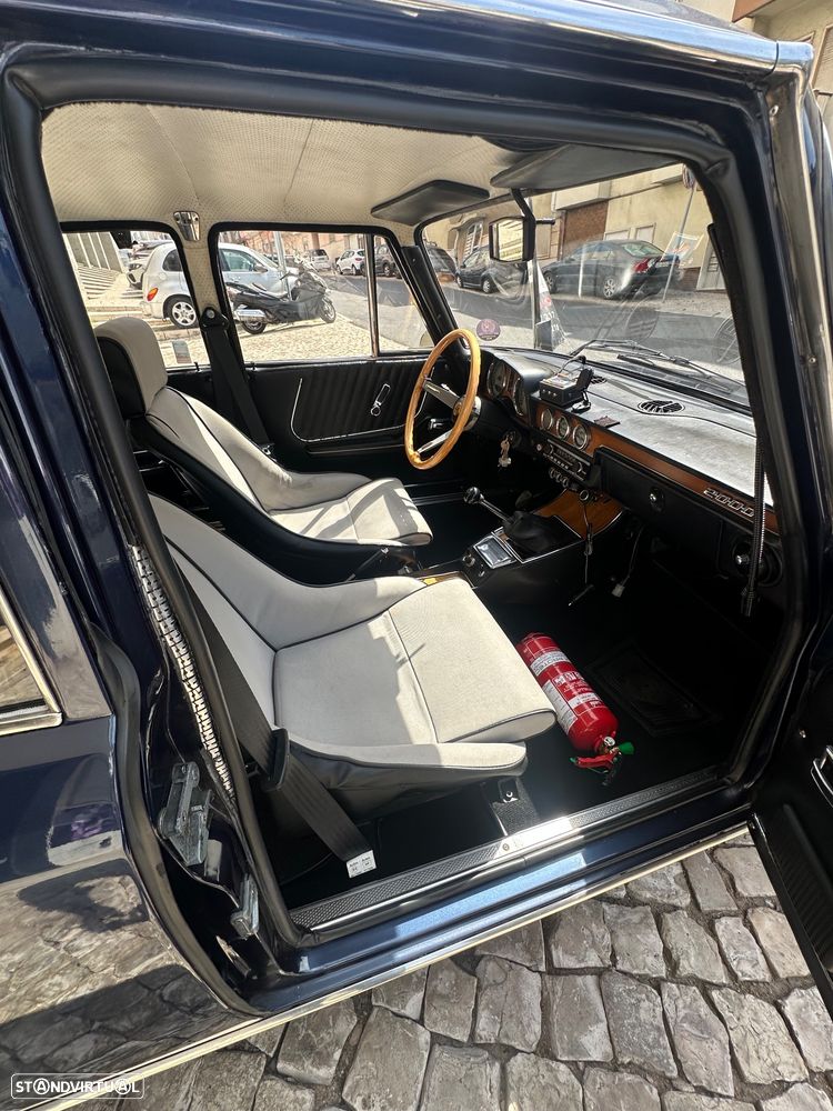 Alfa Romeo 2000 - 12