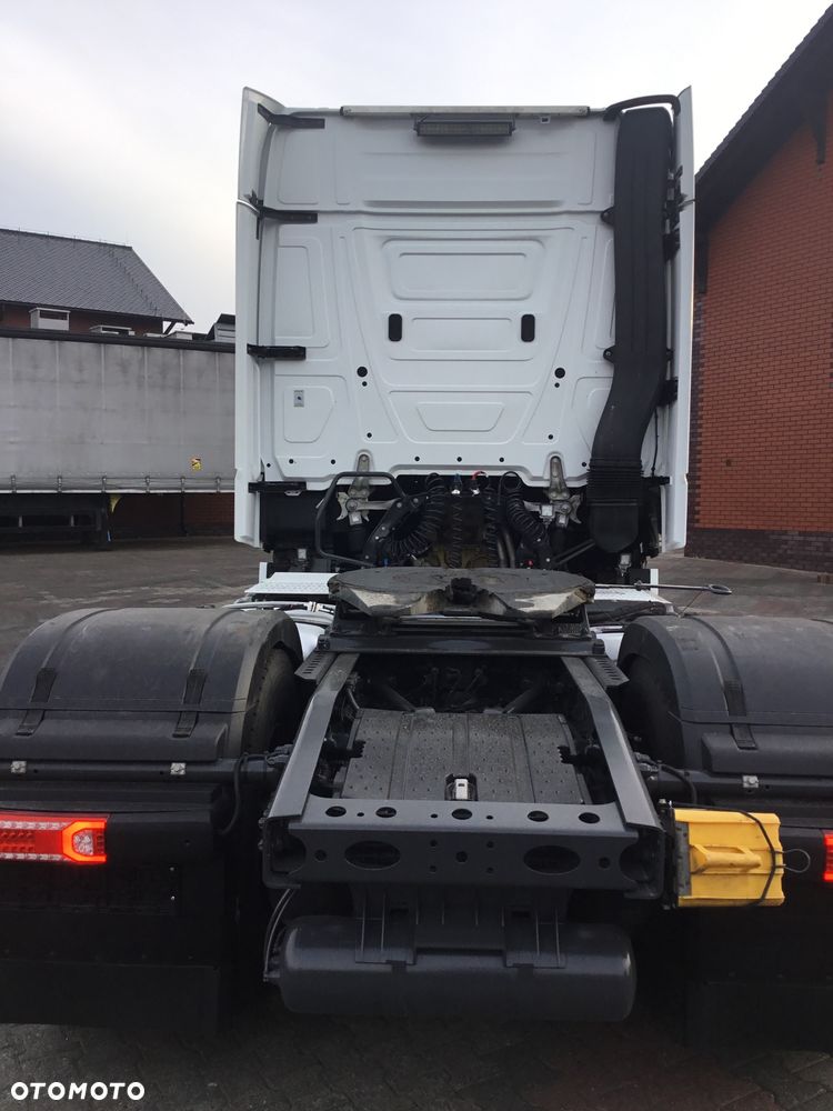 Mercedes-Benz ACTROS - 6